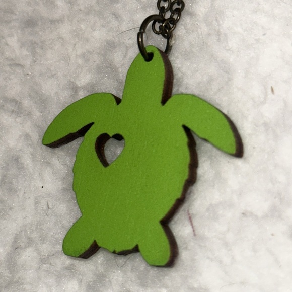 Unpossible Cuts Necklace Laser-cut Wood Pendant Sea Turtle Wooden Jewelry - Picture 7 of 9